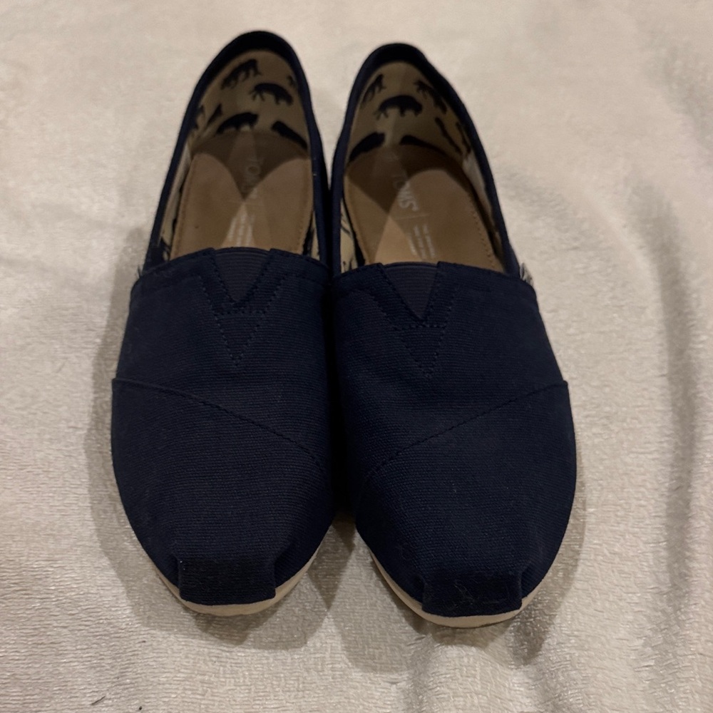 Women’s Size 10 Toms Dark Blue Canvas Slip-Ons